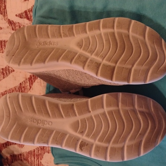 Tennis shoes - Picture 5 of 5